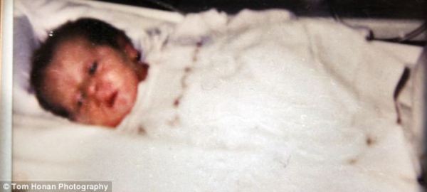 Joanne O'Riordan depois que nasceu